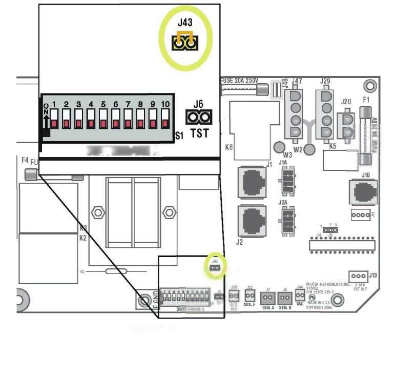 Bassystemets egenskaper och funktioner Varje gång du ändrar en DIP-switch till något annat än A1 måste du återställa det beständiga minnet så att den nya ändringen av DIP-switchen ska gälla.