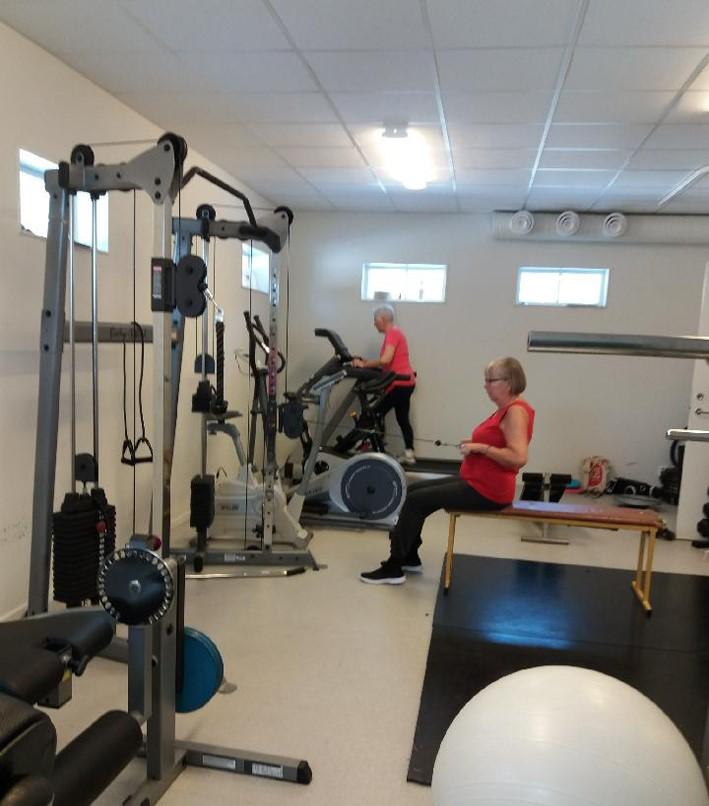 Kommunens minsta gym finns på Seskarö! Väl satsade landsbygdsmedel på en yta av 24 m2 har öbor fått ett mini gym. ett riktigt lyft för Seskarö.