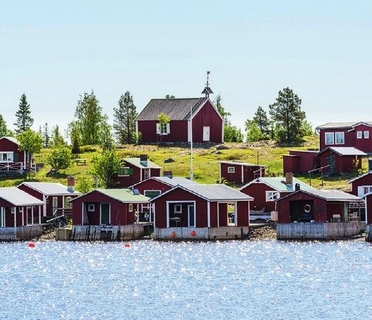 MED SKÄRGÅRDEN SOM GRANNE I Kuststad börjar havet på sätt och vis utanför fönstret. Kom hem från jobbet och ge dig ut till sjöss. Hamnen ligger ett stenkast bort och 1312 öar finns inom räckhåll.