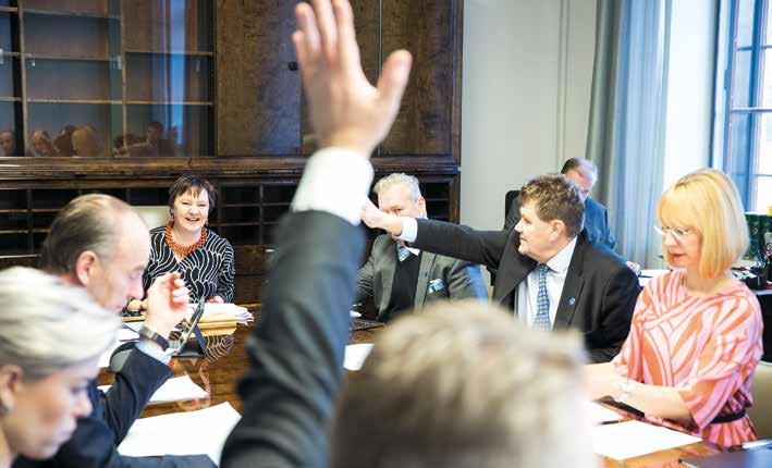 Utskotten och deras uppgifter: Stora utskottet Stora utskottet bereder ärenden som gäller Finland som medlem i Europeiska unionen.