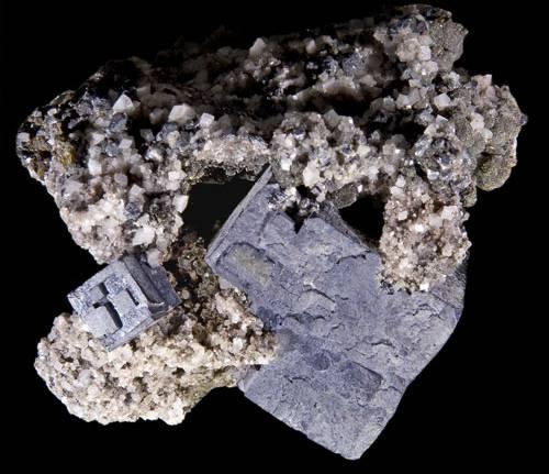 3 Kristaller till kristallmottagaren Vi får ofta frågan om vad man använder för kristaller i en kristallmottagare. Wikipedia förklarar det på följande vis.