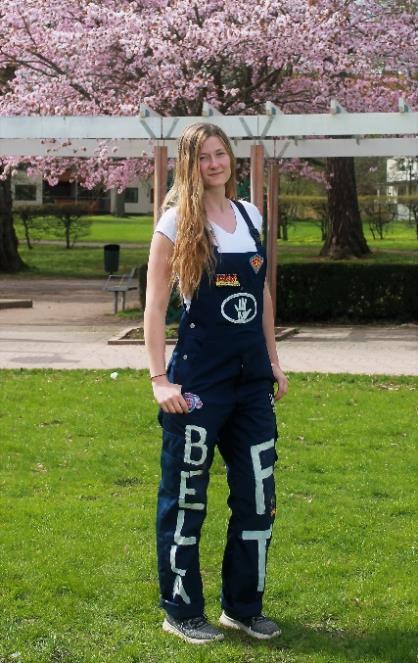 interossea Tips till Nolle-P: Skissa inte med blyerts på ovven innan ni målar Hemlig talang: Oslagbar på schack, try me! Matlådetips: Linssoppa med sötpotatis, rekord är 8 matlådor på ett kok.