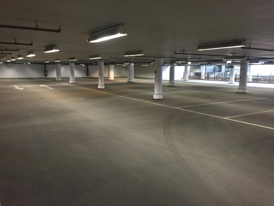 Borgarfjordsgatan Privat parkeringsgarage förhyrda parkeringsplatser för företag. Garaget är utfört i tre plan med ytbeläggning på de två översta planen.