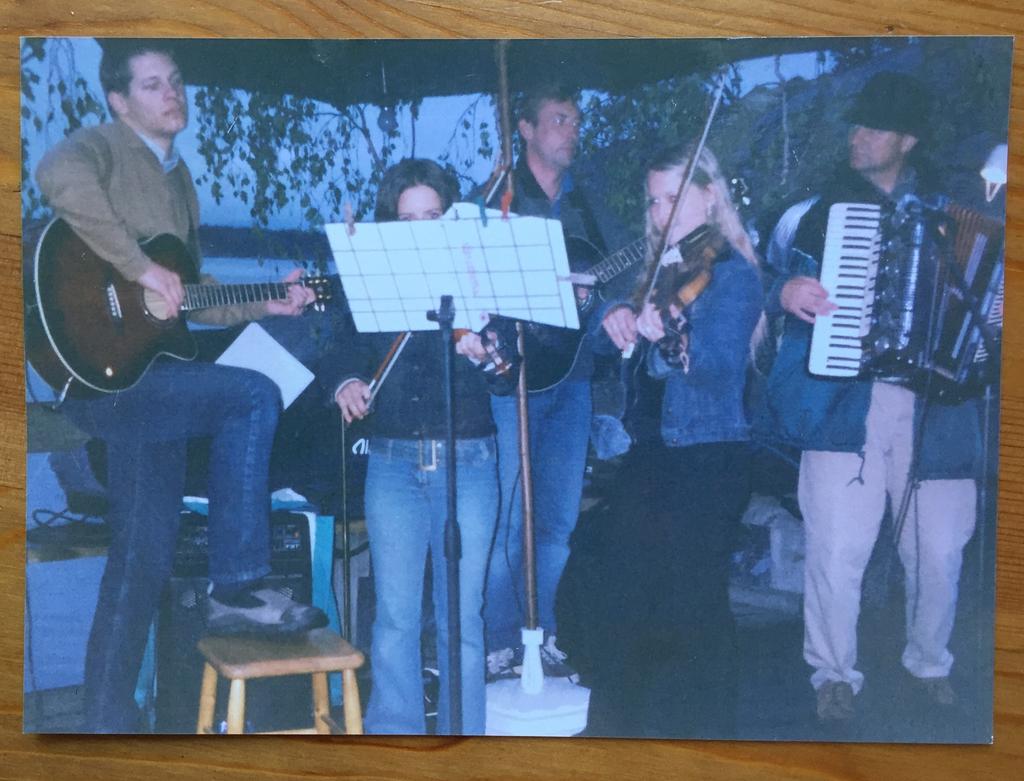 Tack för musiken! I mitten av maj fick styrelsen det tråkiga beskedet att det nu är dags för familjen Skogholm (1:78) att lämna stafettpinnen vidare.