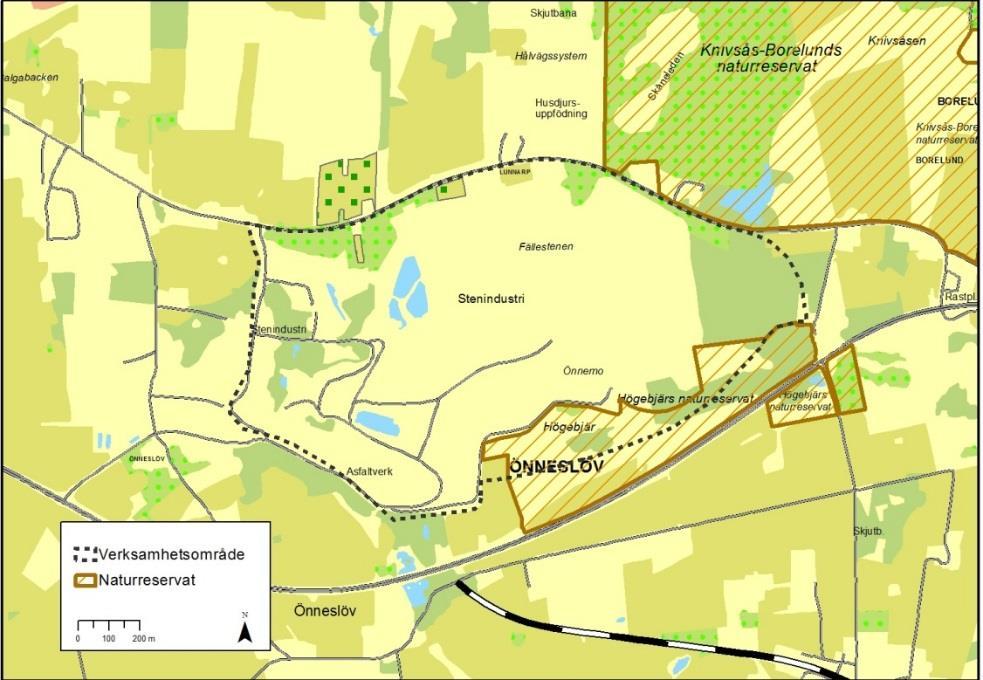 Figur 10. Naturreservat (brun streckning). Källa: Fastighetskartan, Metria. Den östra delen av täkten ingår i Länsstyrelsens naturvårdsprogram, Terrängformer (gamla M-län) se figur 11.