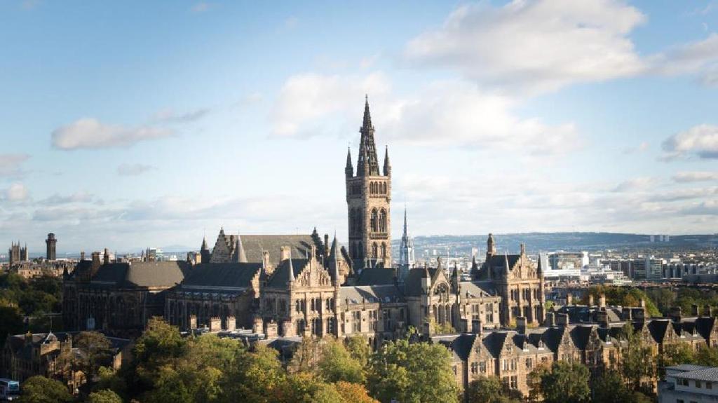 9 Studieresa till Glasgow med tema skolutveckling genom erfarenhetsutbyte I oktober 2016 genomfördes en studieresa till Glasgow av representanter från Våga Visa:s styrgrupp, samordnargrupp,