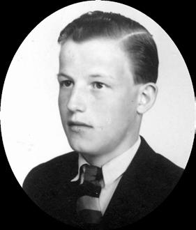 Jag minns när mor kokte kroppkakor, då kom farfar som bodde bara en kilometer bort. Han tyckte mycket om kroppkakor. I början på 1940-talet hade jag sommarlovsjobb hos Göte och Astrid Svanberg.