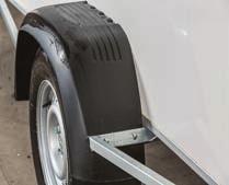 SKÅPTRAILER bromsad Levereras med stödhjul, stödben och invändiga lastsurrningsöglor. Streamline skåpen är i standardutförande vita. Trailern på bilden kan vara extra utrustad. 2600 kg FRÅN 67.935 EX.