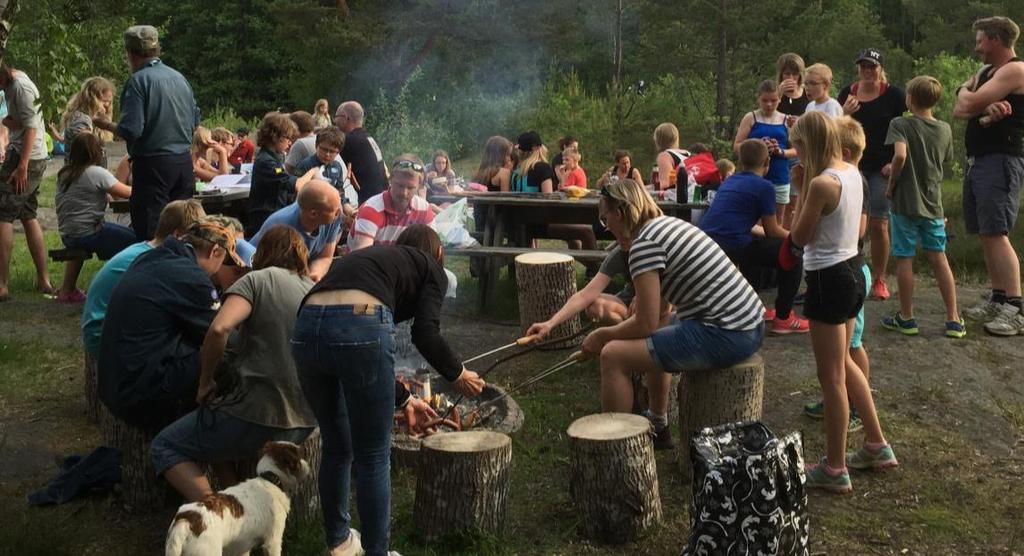 På lördagen paddlade spårare och upptäckare i Flämsjön - medan äventyrarna tog cyklarna upp mot Jättadalen och klättrade upp till Öglunda grotta. Efter lunch hade vi gemensam organisationstävling.