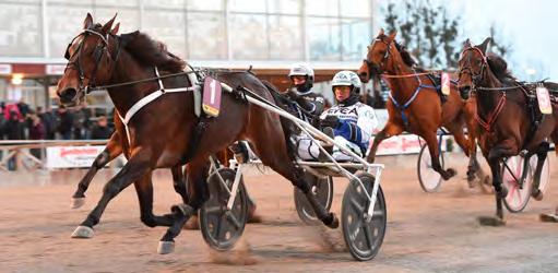GRUPPLÖPNINGAR 4-åringar. In Toto Sund tog revansch efter att ha blivit oplacerad i Derbystoet. BREEDERS CROWN 4-ÅRIGA H/V, FINAL Eskilstuna 6 november. Lätt bana. 3.160.000 kr. 2.140 m. Auto. 1.