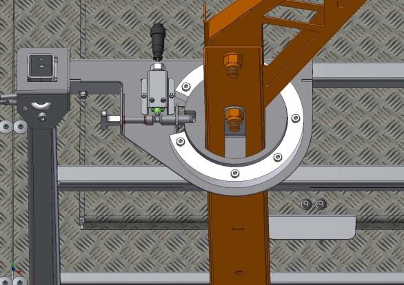 GEDA MULTILIFT P22 Fel - diagnoser - reparation 5.3.6 Låsningsövervakning av monteringskranen Monteringskranen får inte svänga in i färdvägen (mast) under färd.