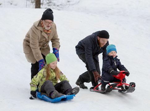 Vinter i parkerna För att locka ut fler besökare i parkerna under vintern utvecklar vi fler aktiviteter. Utpekade promenad- och löpstråk ska vara möjliga att nyttja året runt.