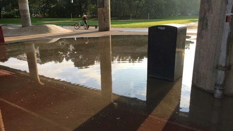 Utöver nya lekfunktioner har det varit viktigt att skapa en grönskade parkmiljö med nya planteringar och välkomnande entréområden.