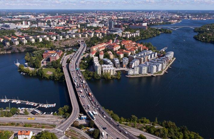 FOTO: LENNART JOHANSSON Ett klimatsmart Stockholm Transporter i Stockholm är miljöanpassade Stadens transporter ska ha minimal miljöpåverkan samtidigt som staden växer.