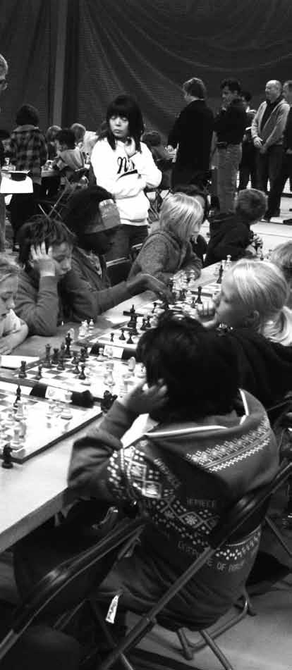G (Födda 2001) Klemens Ng visade prov på synnerligen moget spel, vilket han kunde växla in mot en tillsynes säker seger. Främste konkurrenten Jedrzej Szumniak besegrades i den nionde ronden.