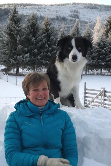 Camilla Kjellström Nisses Sly - Sly Ras: Border collie Ålder: 3 år Tävlar för: Åre brukshundklubb Nämn några av din hunds styrkor då det gäller träning eller tävling: Sly är en glad och fartig hund