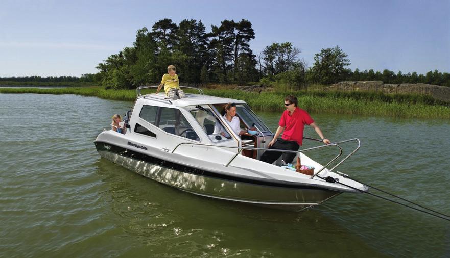 Cabin 650 I våra förhållanden är en förlängning av båtsäsongen med en kabinbåt ett klokt val, särskilt om sommarstugan ligger ute i skärgården eller om sportfiske lockar trots att hösten har kommit.