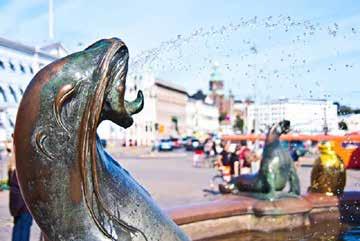 Torget framför rådhuset har i flera århundraden fungerat som en marknadsplats och även i dag är Raekoja Plats ett kulturellt centrum i staden.