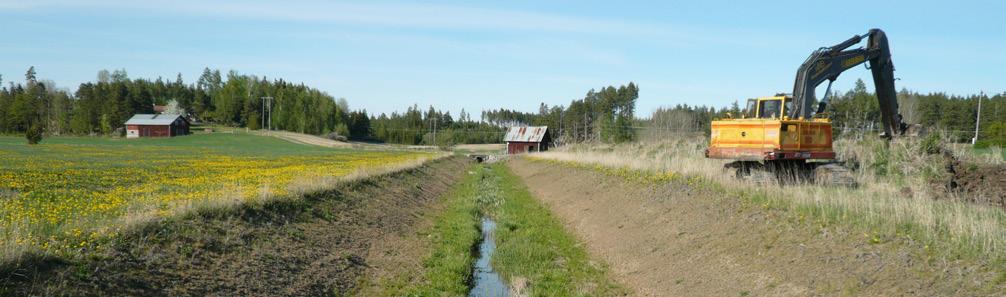 INLEDNING Befintliga diken och rörledningar har till uppgift att dränera marken, leda bort överskottsvatten från åkermarken och hålla nere vattennivån så att växten får en gynnsam rotmiljö med bra