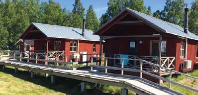 Junkön DE TVÅ uthyrningsstugorna på Junkön ligger vackert belägna bredvid varandra intill en gräs- och sandäng med egen
