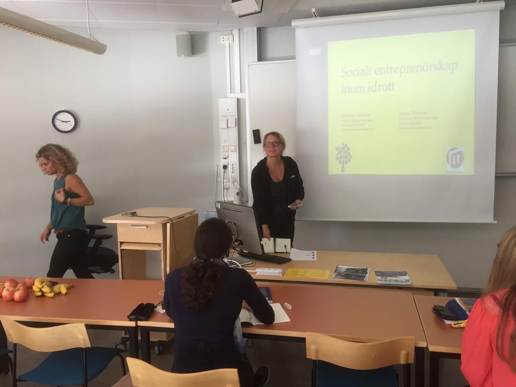 Nyhetsbrev nr 6: 30 september 2016 Kurs i entreprenörskap hösten 2016 Katarina Schenker och Tomas Peterson var den 10 september och föreläste om idrott och socialt entreprenörskap på en fristående