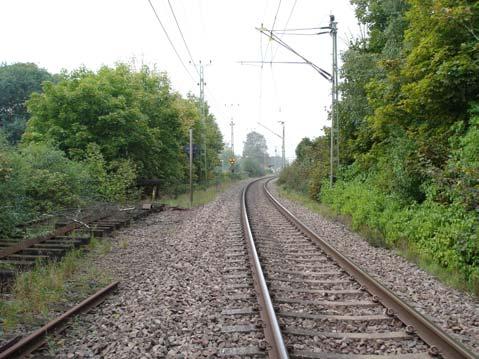 Nackdelarna är dock att det är tveksamt om kontaktledningssystemet klarar 180 km/h samt att de tåg som kommer att trafikera sträckan har en sth på 160 km/h och därför inte kan tillgodogöra sig