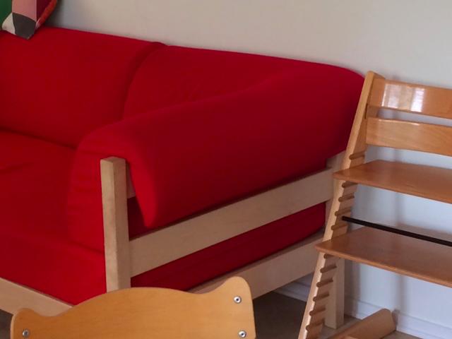 Figur 5 och 6: Förskollärare A:s förskola Figurerna 5 och 6 visar förskollärare A:s läsmiljö som är belägen i det