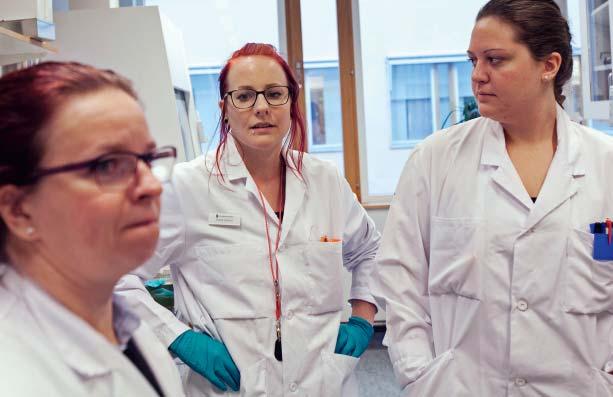 På rättsgenetiken kanske en första. Deras vanligaste uppdrag är att fastställa faderskap, vilket numera kan göras med 99,99 procents säkerhet.