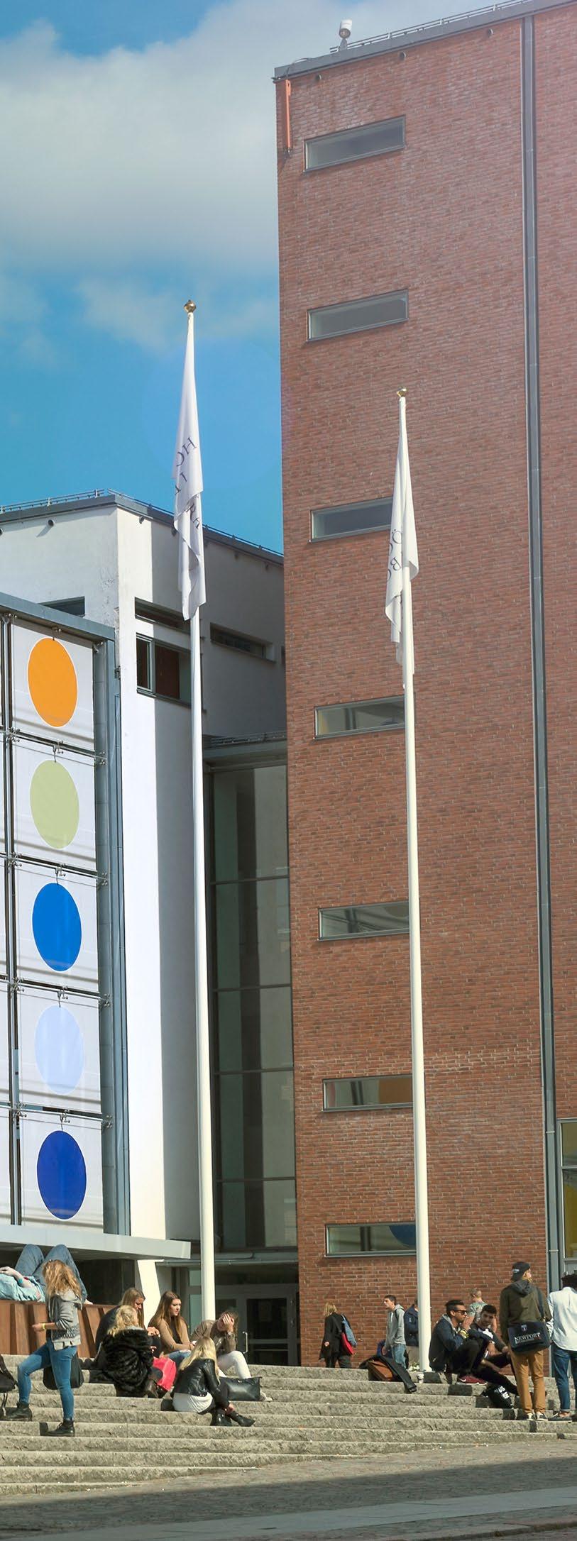 ÖPPET HUS VÄLKOMMEN TILL ÖPPET HUS! Lär känna oss innan du börjar plugga här. Nu har du möjlighet att se hur vi har det på Högskolan i Borås.