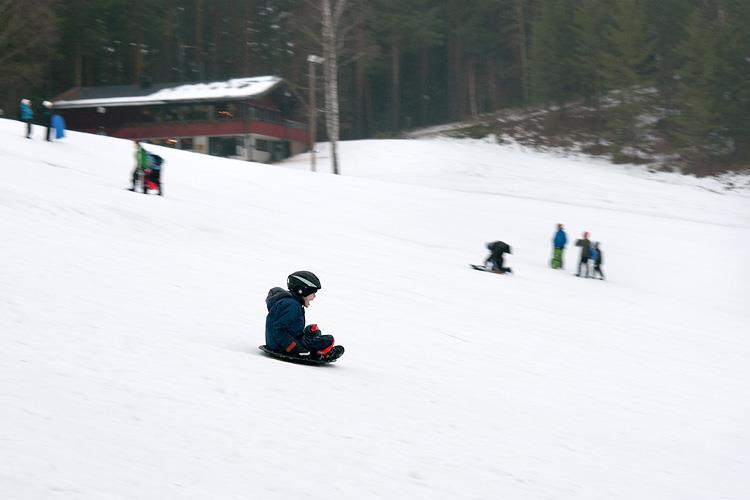 Skötselzon G: Sunnerstaåsens friluftsområde 16 ha Beskrivning: Friluftsområde på Sunnerstaåsen med anläggningar som byggnader, lekanordningar, skidbacke med
