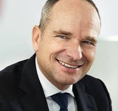 Förord Remo Lütolf Styrelseordförande Urs Breitmeier CEO RUAG strävar efter fortsatt hållbar expansion av sin marknadsposition. Grunden för detta är ett mycket gott anseende.