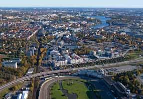 Stadsmässiga kvarter kring ett centralt parkrum ger Annedal sin grundkaraktär.