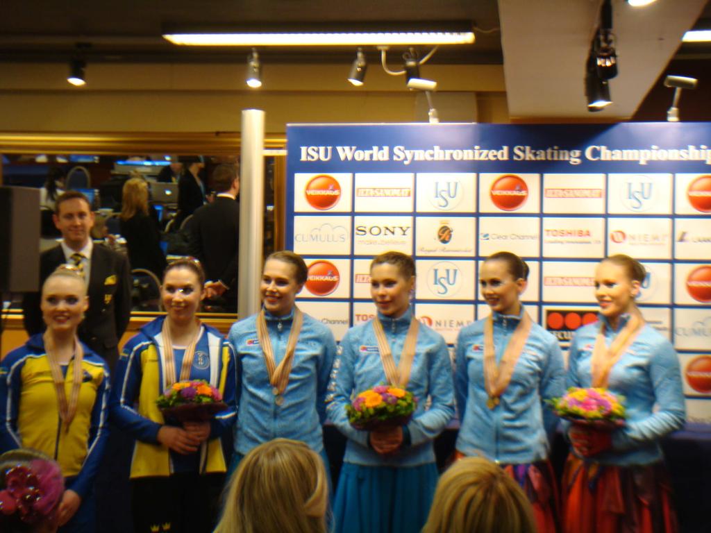 VERKSAMHETEN Elitverksamhet Teamåkning och Isdans Elitverksamheten inom teamåkning och isdans bedrivs av Elitkommittén Team & Isdans (EKTI).