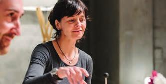 När det gäller ett kök av den här typen är det extra viktigt att ha ett kraftfullt ventilationssystem som avlägsnar matos innan det hinner sprida sig, säger Andrea.