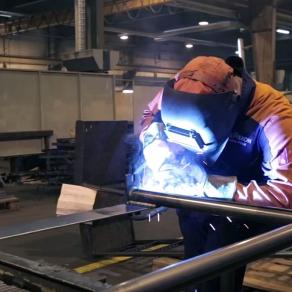 avvikelser före och efter svetsning Stöd för globala standarder Lättanvänd läsenhet Användarvänlig gränssnitt med tydliga datavisualiseringar Molnbaserad