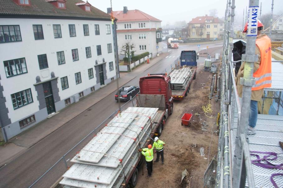 4.1.1.1.2 Avlossning Avlossningen vid Hägges Trädgård var kritisk, och det fanns ett avlossningsschema där de större leveranserna ska bokas in.