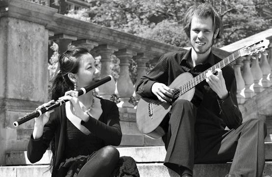 ETER POP FLAUGUISSIMO DUO LÖRDAG 9 AUGUSTI M.Ö.R E kl. 10.30 kl. 12.30 kl. 15.00 Underhållning & allsång med M.Ö.R (MattsÖrjanZ mä Råger) Sångteater för alla på Årjängs Folkbibliotek kl. 13.00 M.Ö.R är tre killar som underhållit i Värmland i många år.