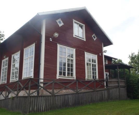 9(10) Ny bebyggelse får endast uppföras om de inte stör siktlinjer och inkräktar på herrgårdarnas dominans. Kyrkans behov av utrymme och dominerande ställning i landskapet ska beaktas och respekteras.