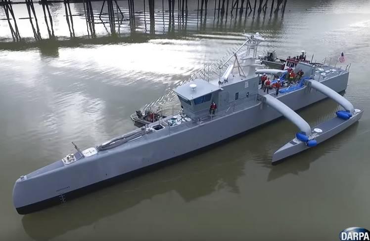 ACTUV - marin autonomitet (USA) Projektet ACTUV Givet dessa förutsättningar är det ganska logiskt att den amerikanska flottan 2016 blev den första att döpa en autonom ytfarkost som är stor nog att