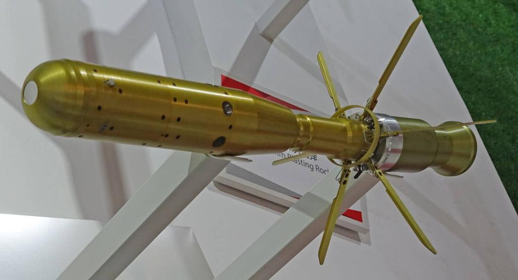 93 mm styrda pansarvärnsraketer från Norinco (Kina) Norinco, som bland mycket annat marknadsför en produktserie med 93 mm pansarskott och andra engångsvapen i samma kaliber, visade på Airshow China i