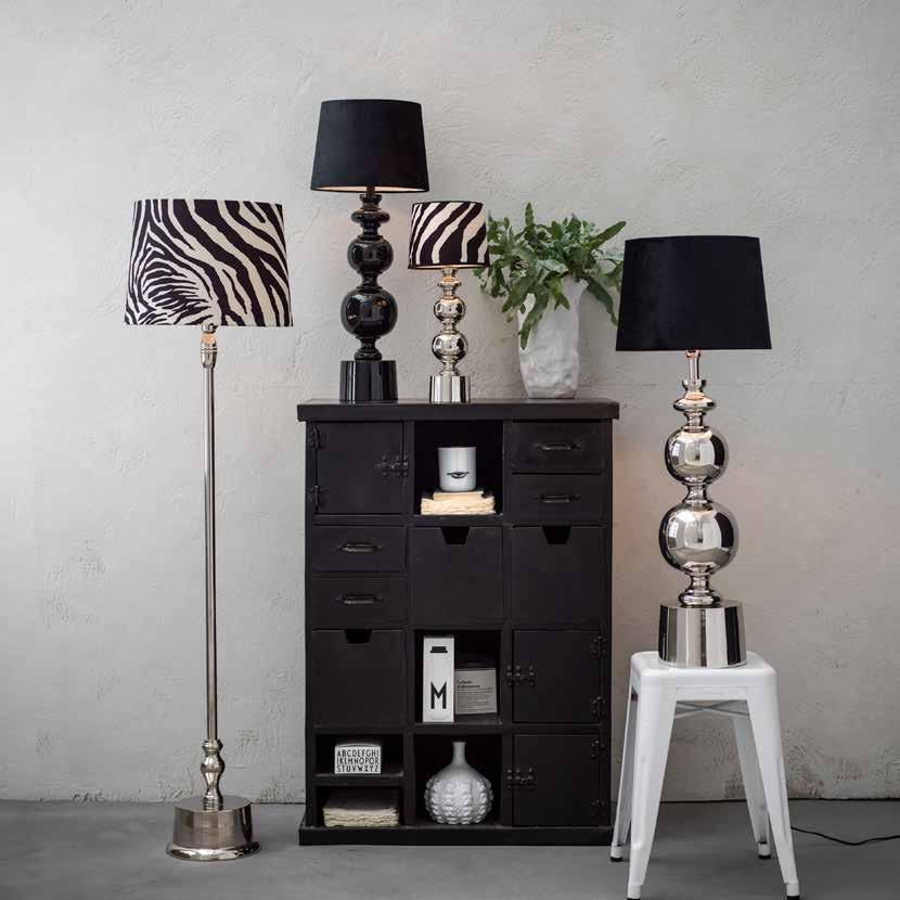 GRACE LAMPFOT SHINY BLACK 1836003 MED SOFIA SVART 430-309 LOA GOLVFOT CHROME 12713206 MED SOFIA MÖNSTRAD ZEBRA