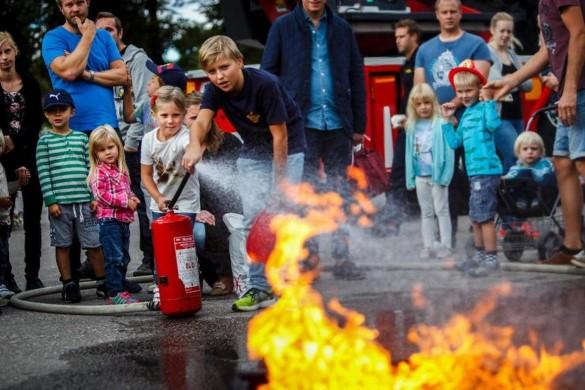Grillen är tänd, ta med egen förtäring. Prisutdelning kl. 13.30. Vi bjuder på blåbärssoppa och bulle.