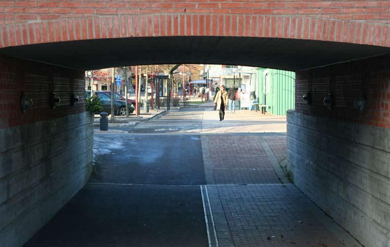 på besök: Mölnlycke Besöket till Mölnlycke var för att studera det nyligen omgjorda centrum och tillhörande resecentrum.