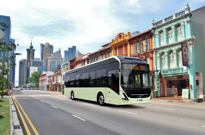 11 BUSSAR Genombrottsorder inom elektromobilitet i Sydostasien Första större ordern på hybridbussar i Asien Justerat rörelseresultat: 288 Mkr (266) under Q4 928 Mkr (870) för helåret Volvo Bussar har