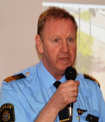 Medborgarlöften i Hällefors kommun Kenneth Sundkvist, Polisen presenterar Medborgarlöften i Hällefors kommun. Kenneth jobbar nuförtiden med det brottsförebyggande det är därför han är här idag.