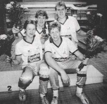 Mitten: Sol-Britt Gustavsson, Marita Lindqvist, Inez Westerlund, Eva Sanden och Aina Andersson.