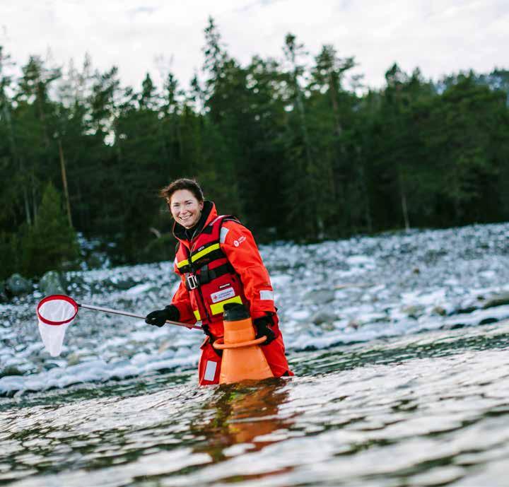 Foto: Petra Berggren VÅRA RESURSER FRIVILLIGA FRIVILLIG: LOTTA NYGÅRD Ålder: 42 år. Bor: Härnösand. Gör: Marinbiolog. Station: RS Härnösand. Antal år som sjöräddare: 10.