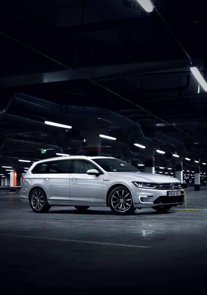 PERSONBILAR Laddbar tystnad i alla storlekar För att vi är Volkswagen Passat Sportscombi GTE. Förmånsvärde från 1 383 kr/mån*. Företagsleasing från 2 410 kr/mån** laddbart.volkswagen.