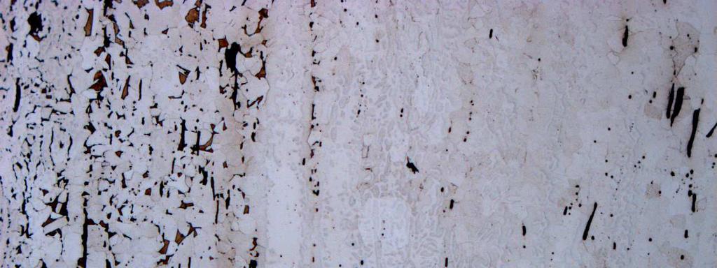 överpräglande textur, uppträder i ferritkornen (Fig. 18). Detta är en textur, på engelska omnämnd som ghosting, som uppkommer när järnet innehåller fosfor.