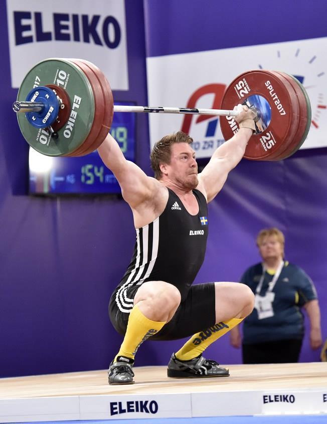 Foto: Deca Text & Bild Stefan Ågren rycker 154 kg men får